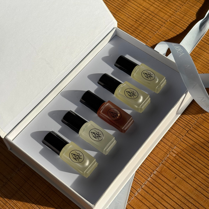 Open discovery set box with each mini scent